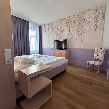 Hotel Caroline-3